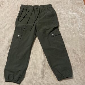 NWOT CABI Olive Green Cargo Jogger Pants - Casual Utility Style, size 8